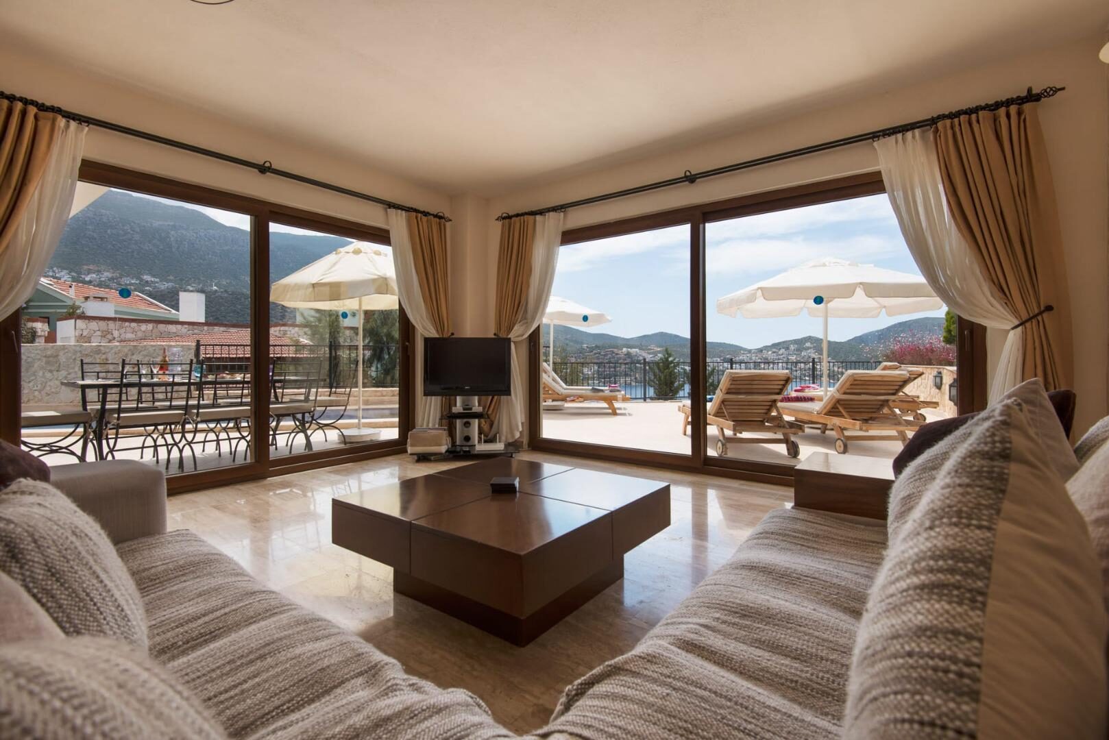 Villa Sarafin — 10