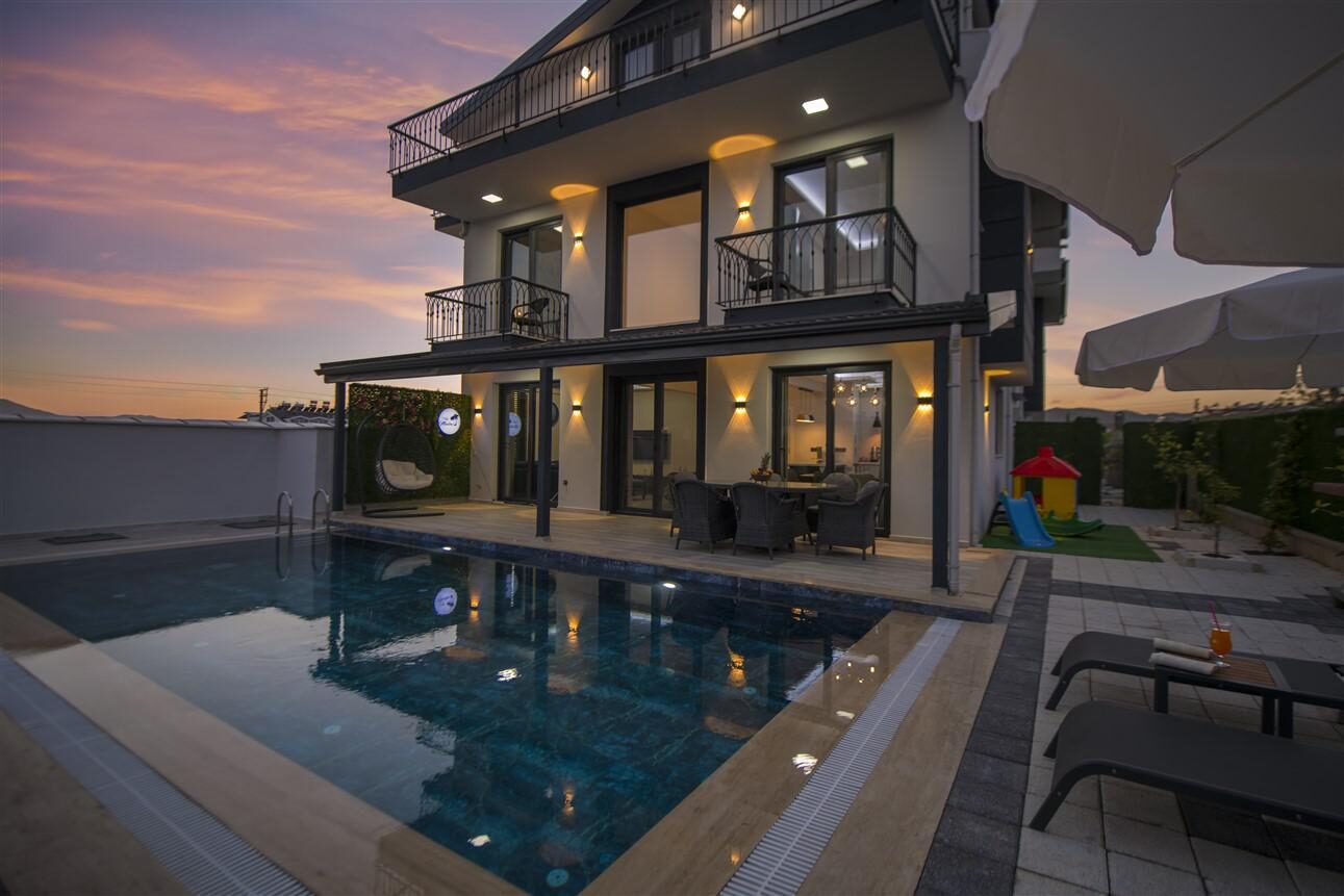 Villa Malibu — 1