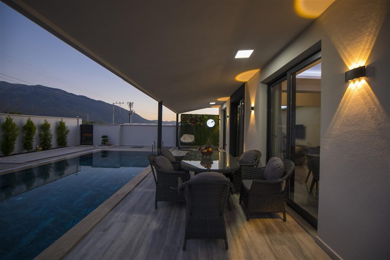Villa Malibu — 11