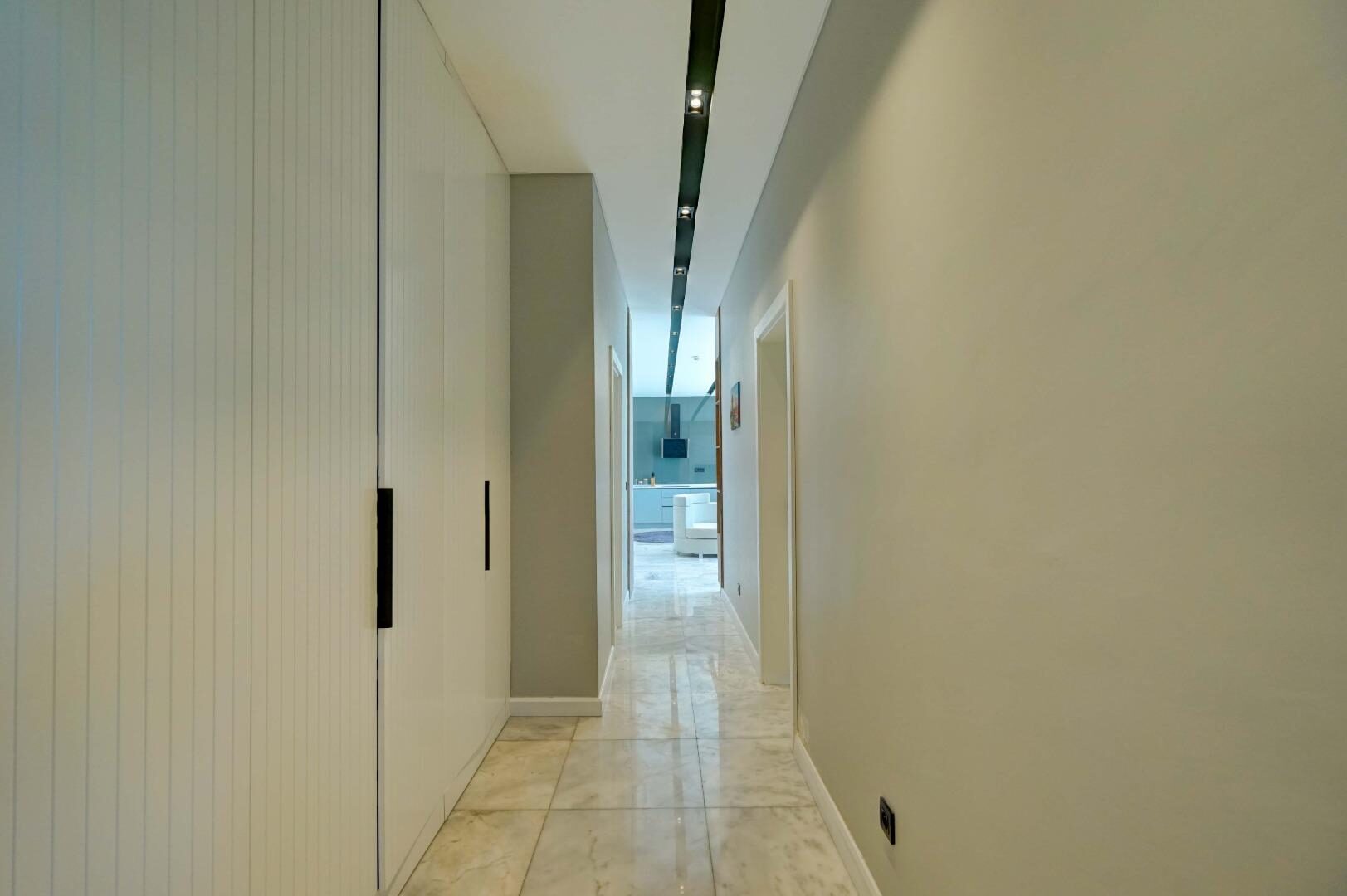 Villa Mercury 9 — 25