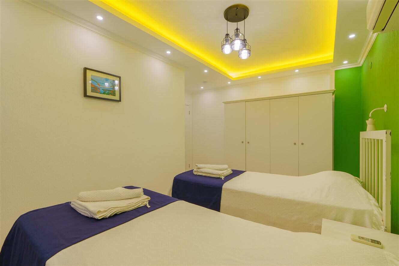 Villa Sydney — 70