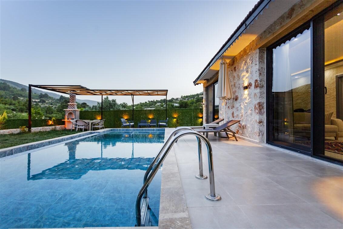 Villa Menesa — 16