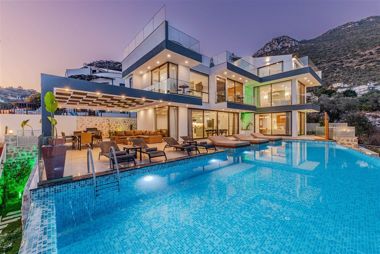 Villa Emporium — 2