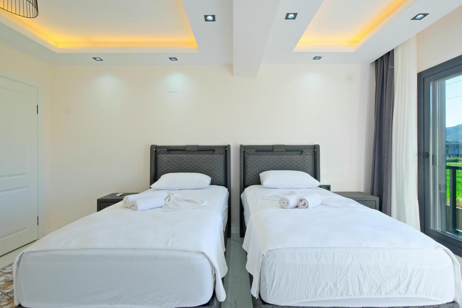 Villa White 1 — 24
