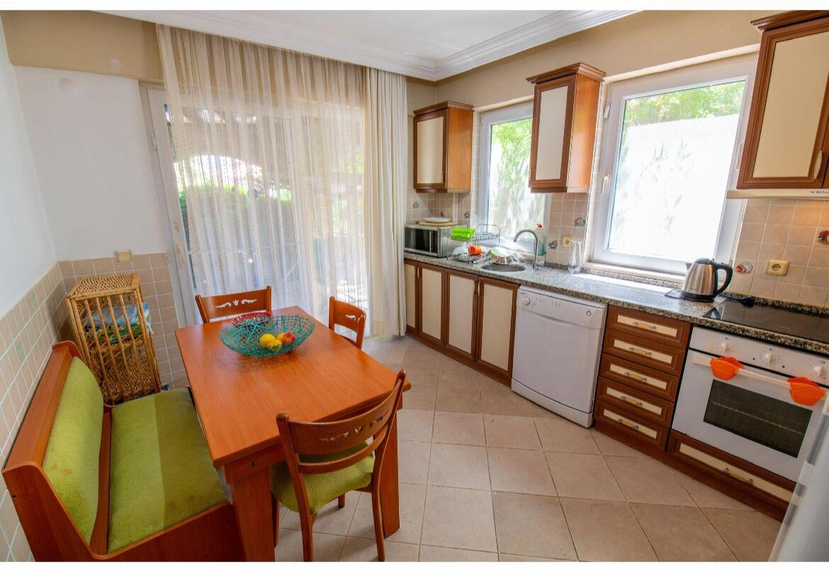 Villa Alora — 17