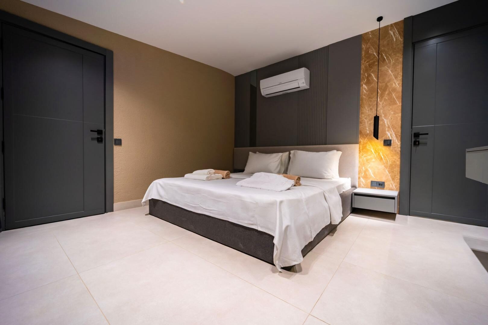 Villa Aura C — 48