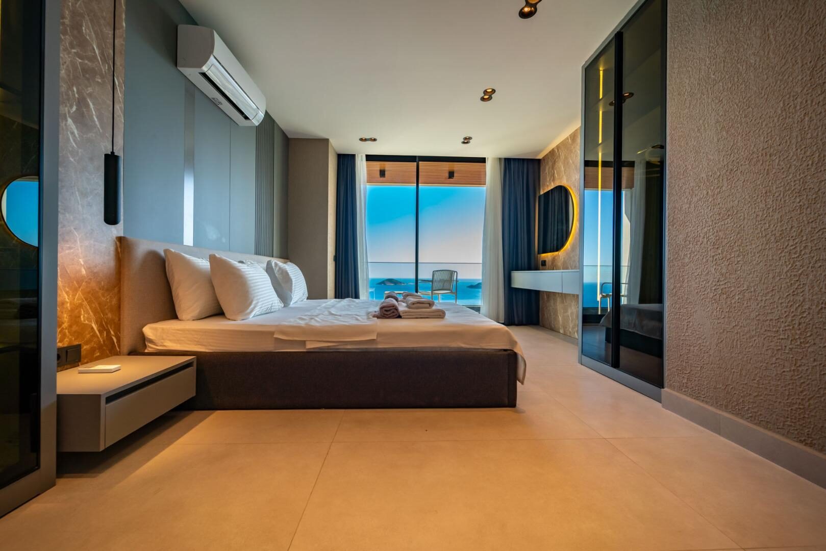 Villa Aura E — 54