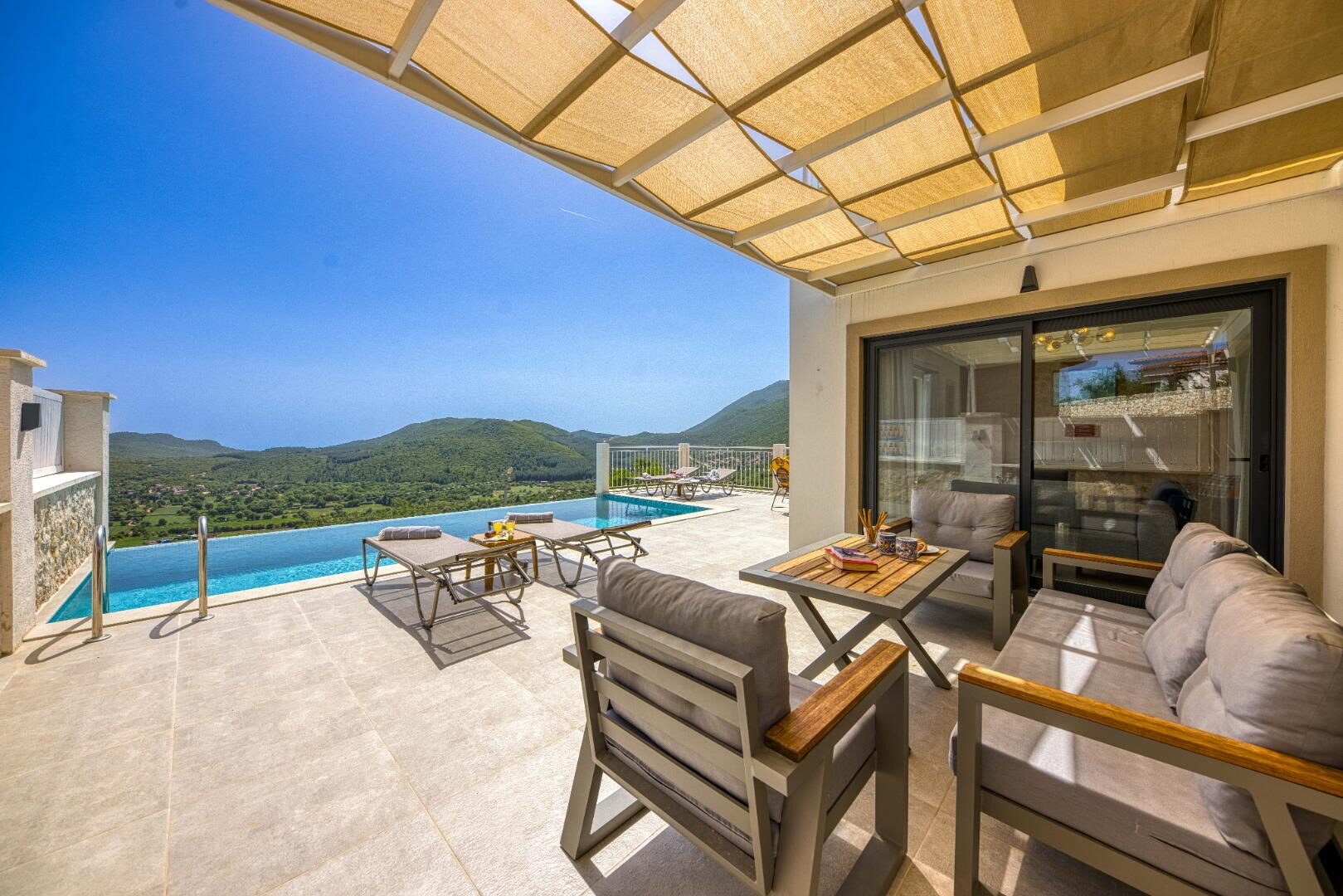 Villa Poeta — 16