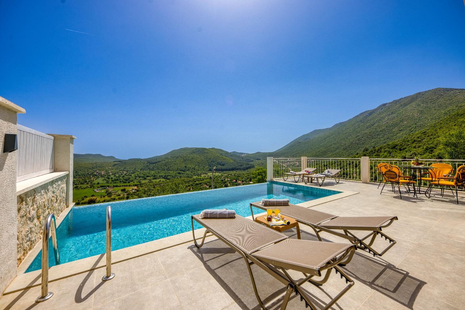 Villa Poeta — 17