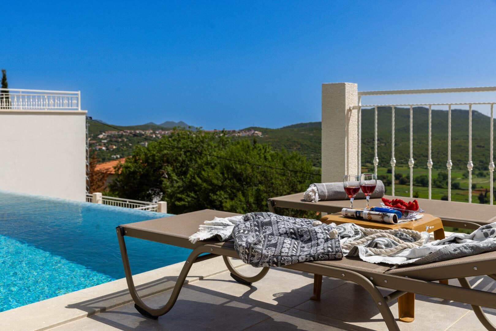 Villa Poeta — 24