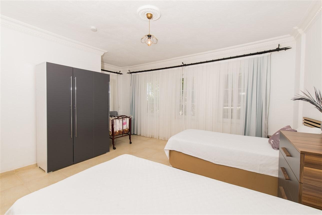 Villa Tulip — 60