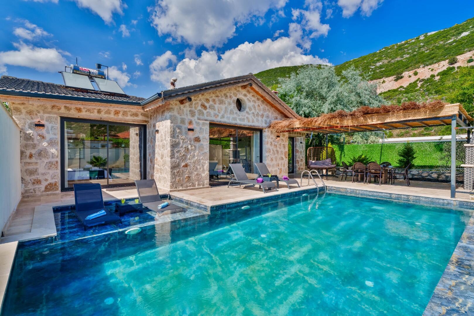 Villa Loya — 1