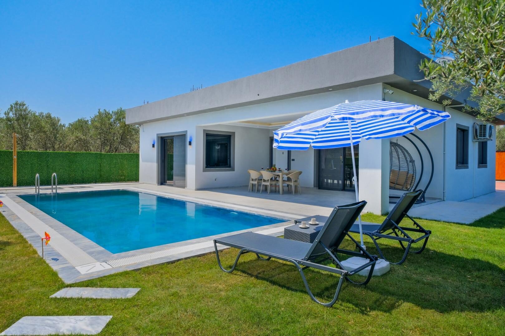 Villa Olive — 3