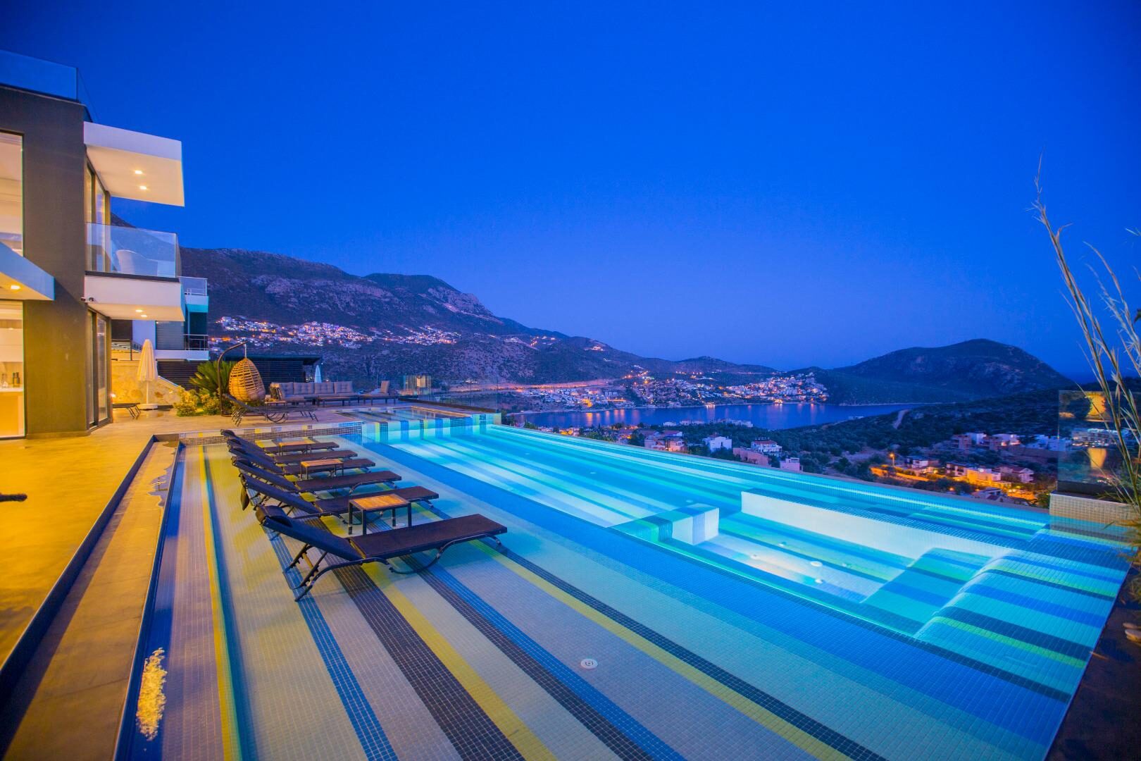 Villa Vogue — 6