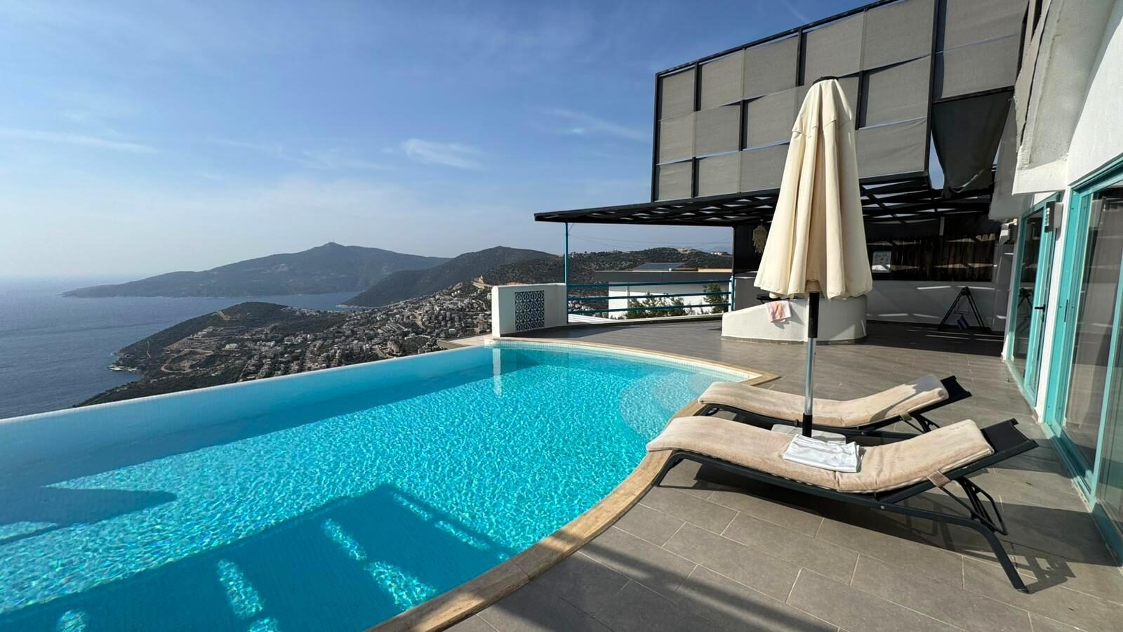 Villa Adora 1 — 8