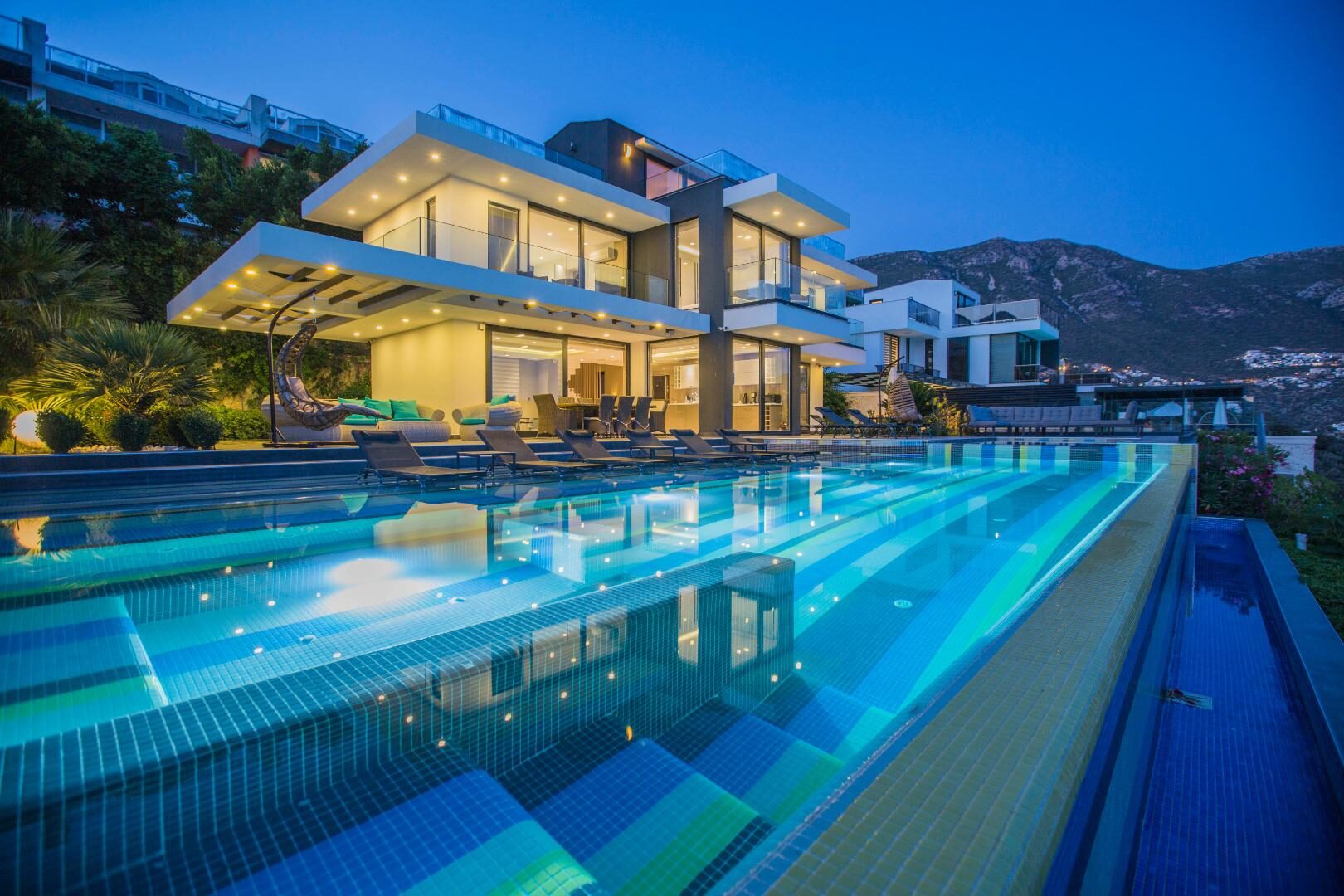 Villa Vogue — 35