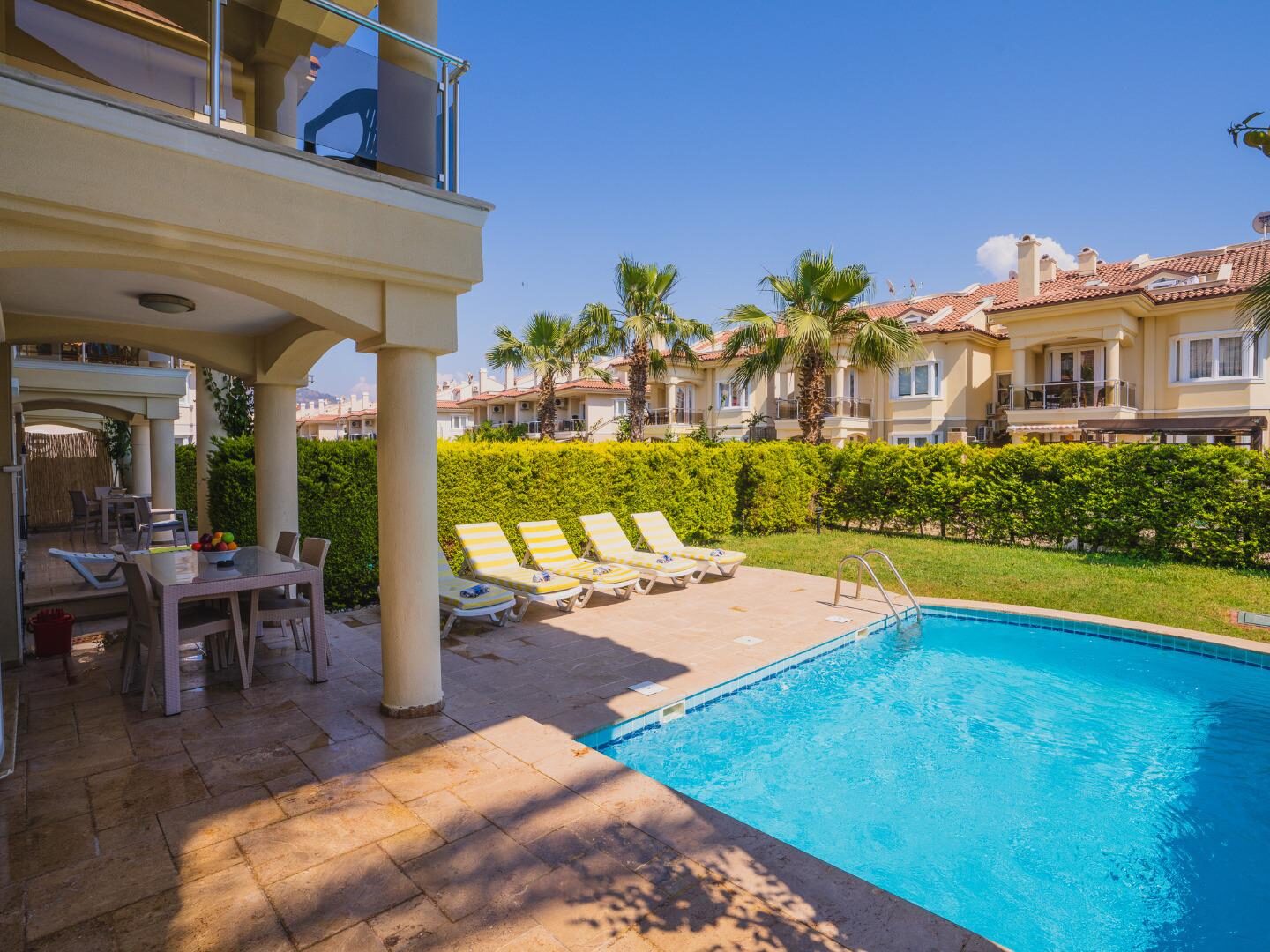 Villa Pearl 7 — 9