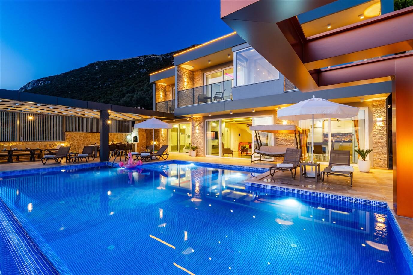 Villa Voyage — 1