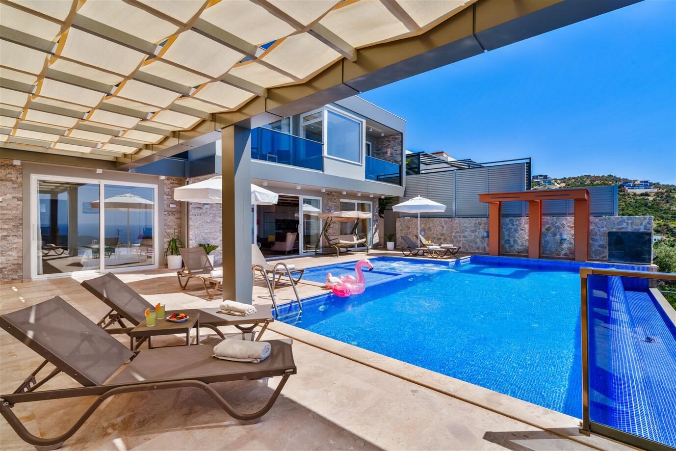 Villa Voyage — 19