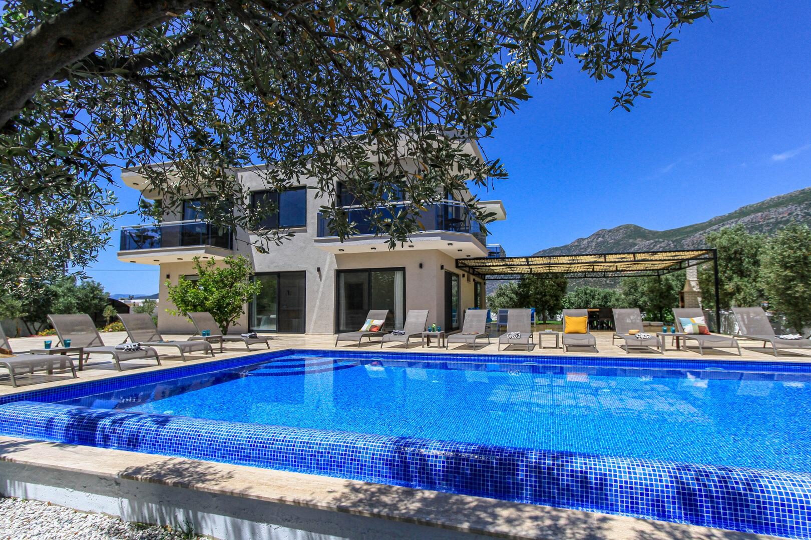 Villa Aristo — 11