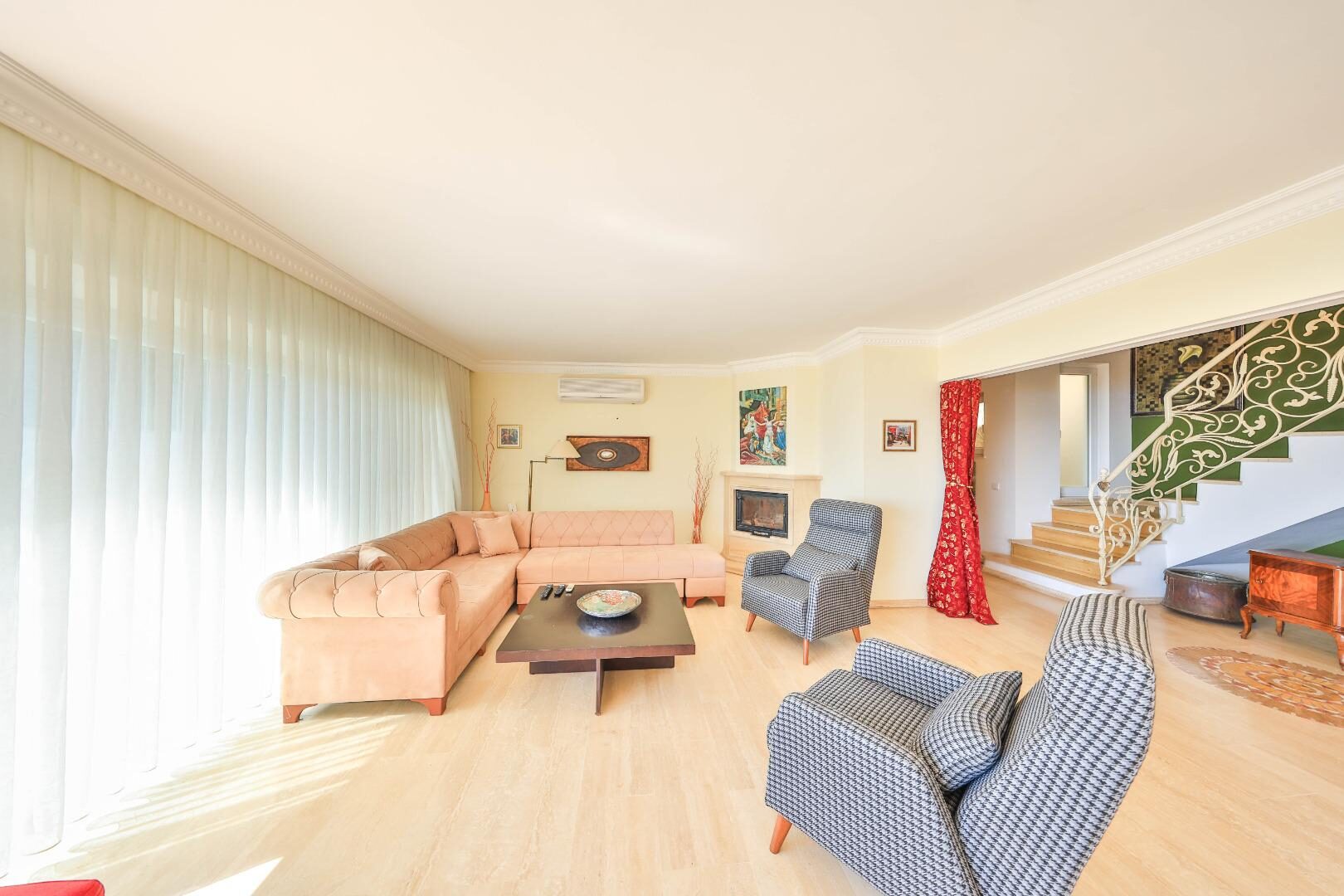 Villa Noyan — 12