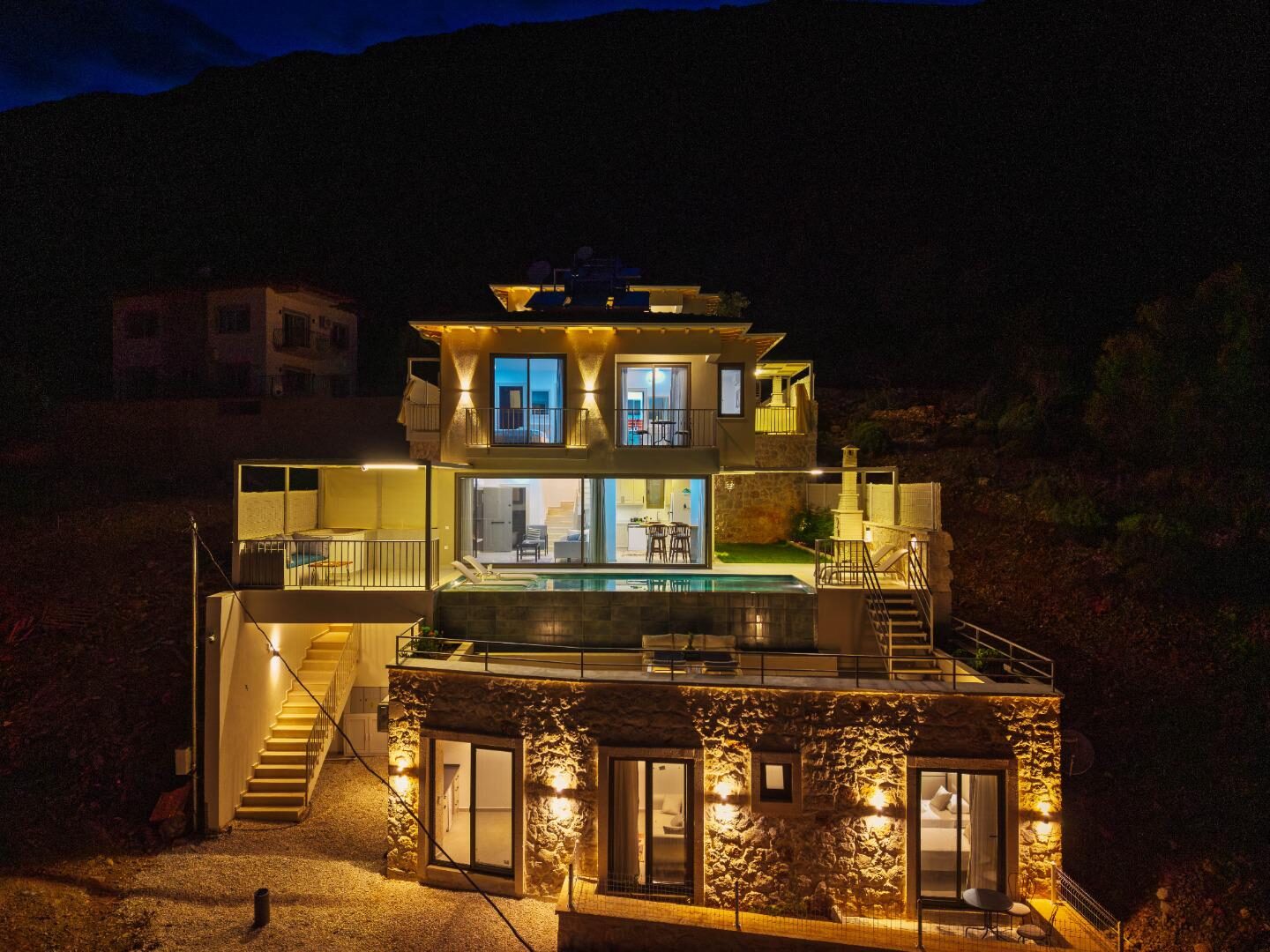Villa Lumina — 13