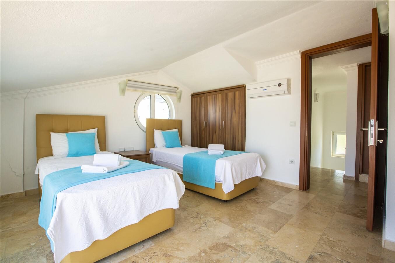 Villa Baysal Bergamot — 11