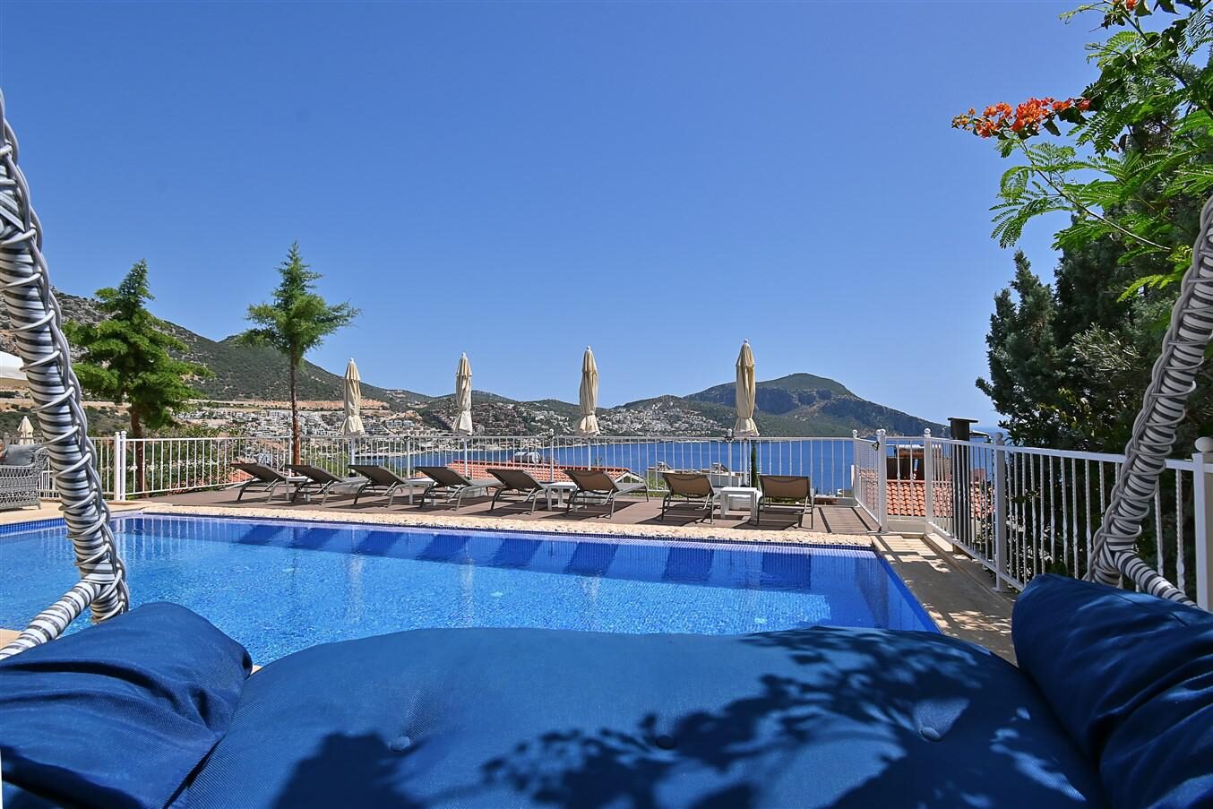 Villa Dionysus — 16