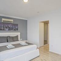 Villa Neptune — 80