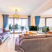 Villa Hills Spring — 10