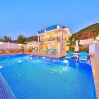 Villa Özge Üzümlü — 2
