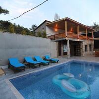 Villa Yelsa — 1