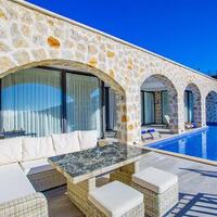 Villa Royal 3 — 2