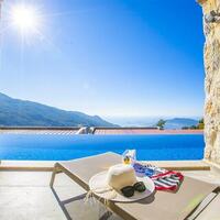 Villa Royal 3 — 5