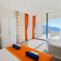 Villa Royal 3 — 23