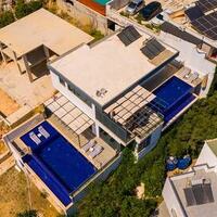 Villa Twins 2 — 52