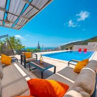 Villa Cratos — 16