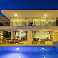 Villa Lumiere 1 — 10