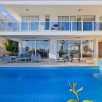 Villa Lumiere 1 — 28