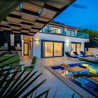 Villa Therapy 620 — 1