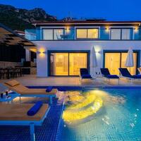Villa Therapy 620 — 2