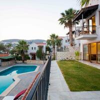 Villa Road Bora — 3