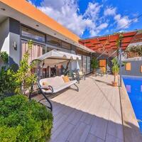 Villa Rainbow — 1