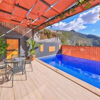 Villa Rainbow — 8