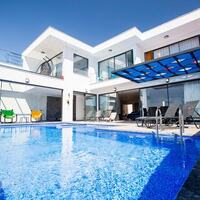 Villa Fantastik — 2