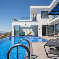 Villa Fantastik — 3