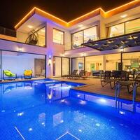 Villa Fantastik — 6