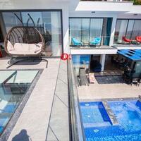 Villa Fantastik — 11
