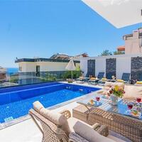 Villa Moon — 8
