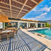 Villa Free — 1